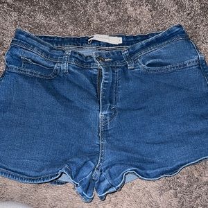 Levi’s high rise short